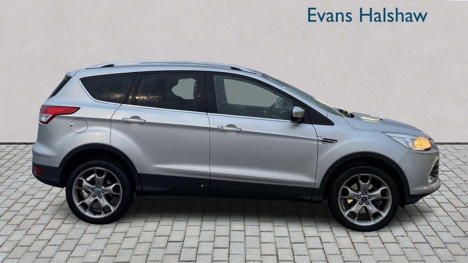 Used Ford Kuga 2016 for sale - 77348106: Photo 3