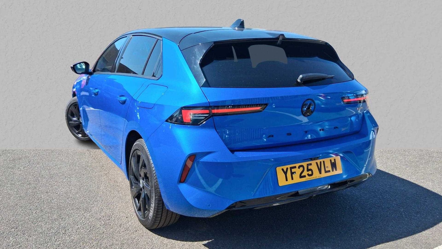Used Vauxhall Astra 2025 for sale - 77397973: Photo 2