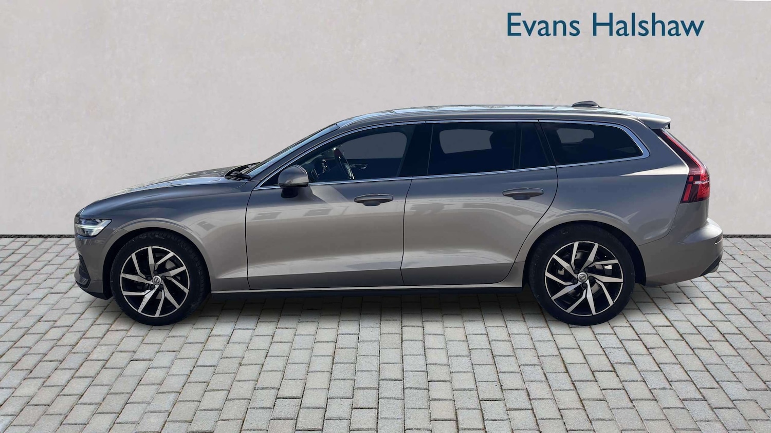 Used Volvo V60 2019 for sale - 78161437: Photo 3