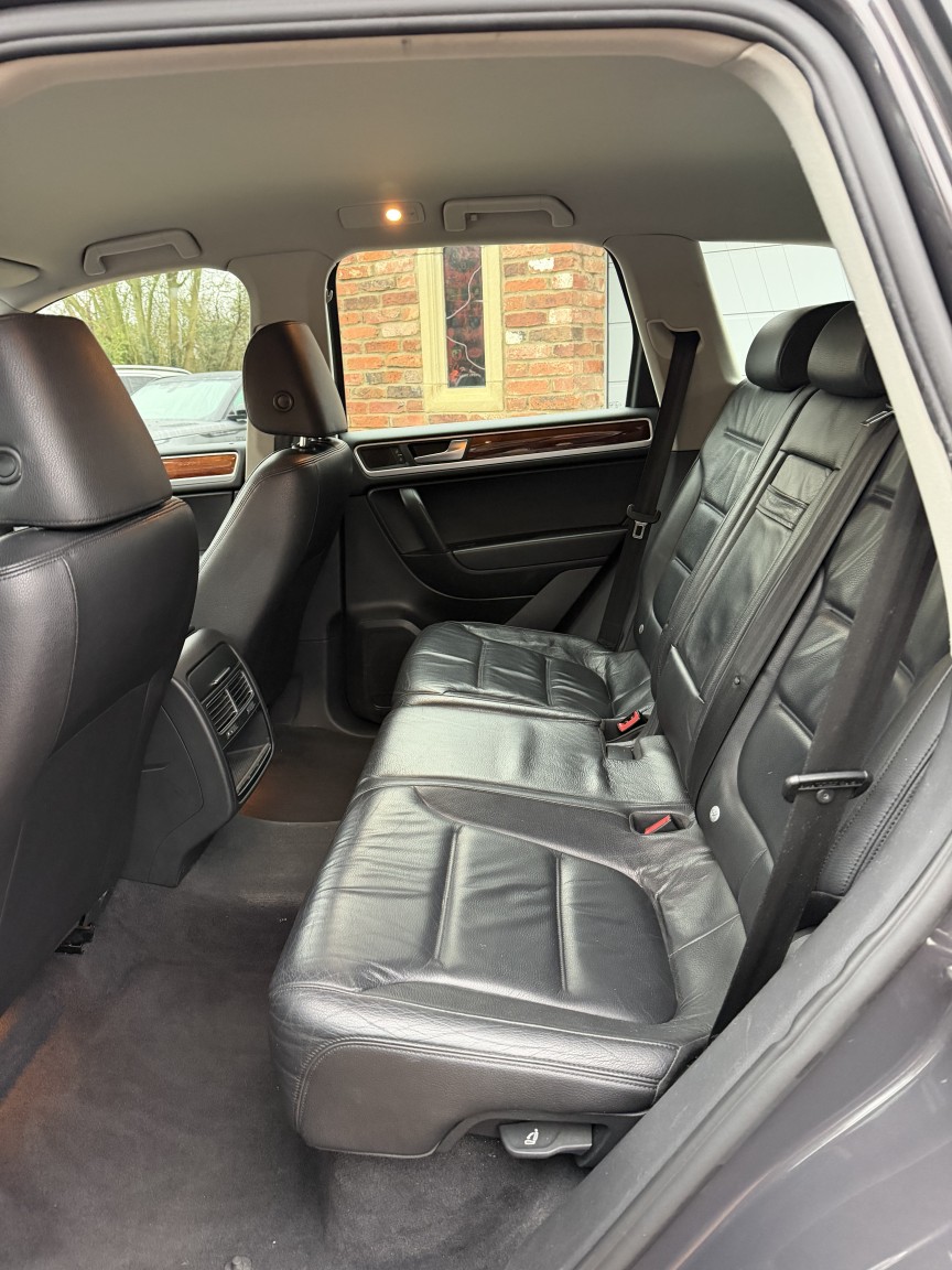 Used Volkswagen Touareg 2010 for sale - 76777039: Photo 13