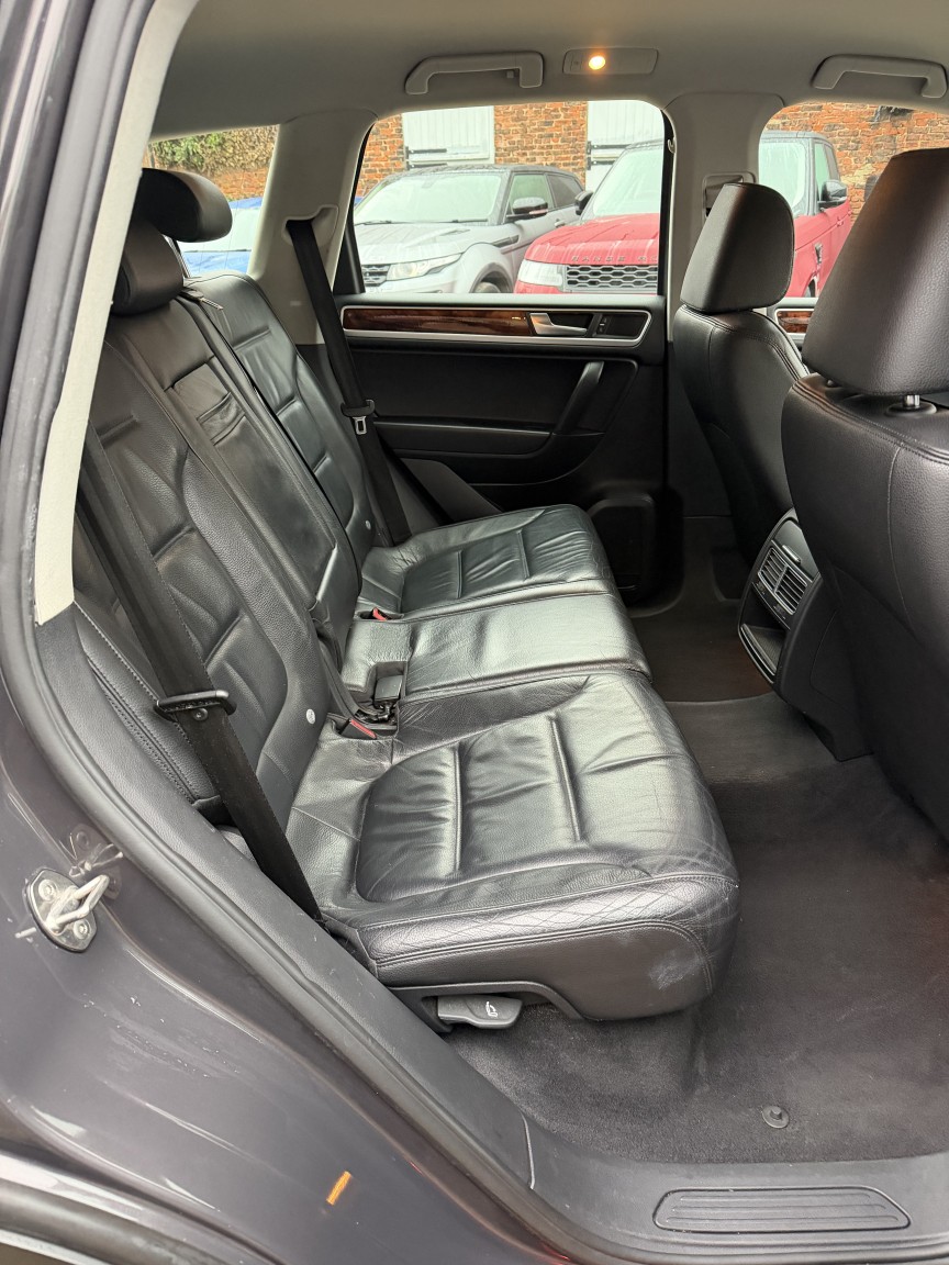 Used Volkswagen Touareg 2010 for sale - 76777039: Photo 17