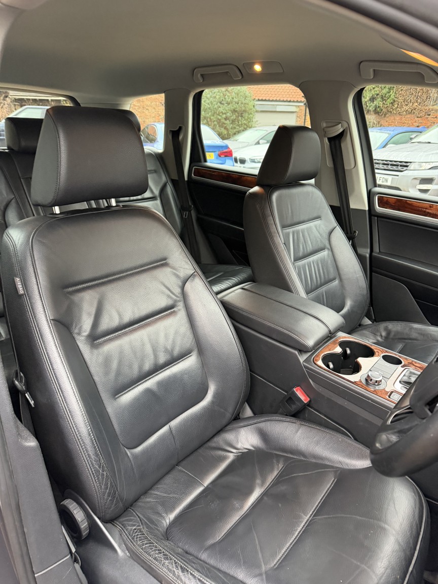 Used Volkswagen Touareg 2010 for sale - 76777039: Photo 19