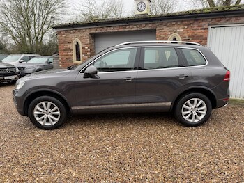 Used Volkswagen Touareg 2010 for sale - 76777039: Photo