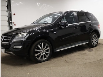 Used Mercedes-Benz M Class 2011 for sale - 76525727: Photo