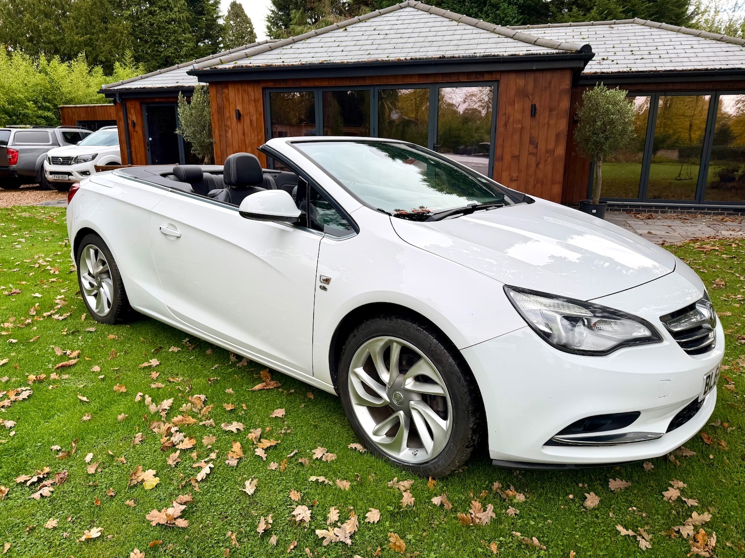 Used Vauxhall Cascada 2014 for sale - 76321781: Photo 7