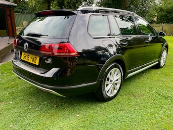 Used Volkswagen Golf 2016 for sale - 76362981: Photo