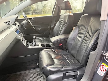 Used Volkswagen Passat 2010 for sale - 76553217: Photo