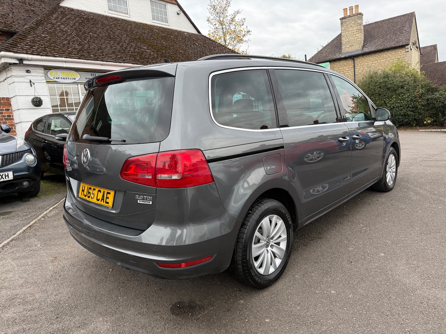 Used Volkswagen Sharan 2015 for sale - 77145212: Photo 2