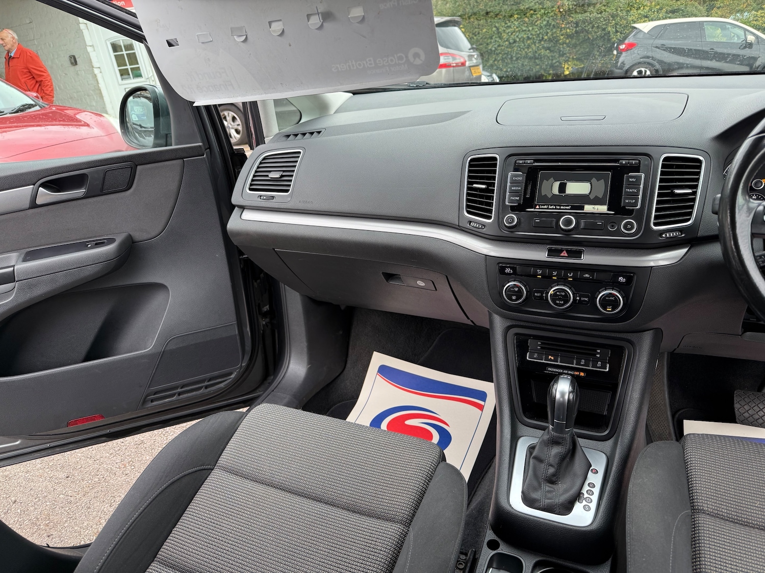 Used Volkswagen Sharan 2015 for sale - 77145212: Photo 9