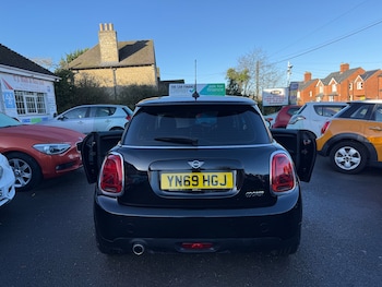 Used MINI Hatch 2019 for sale - 77145250: Photo