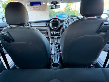 Used MINI Hatch 2019 for sale - 77145250: Photo