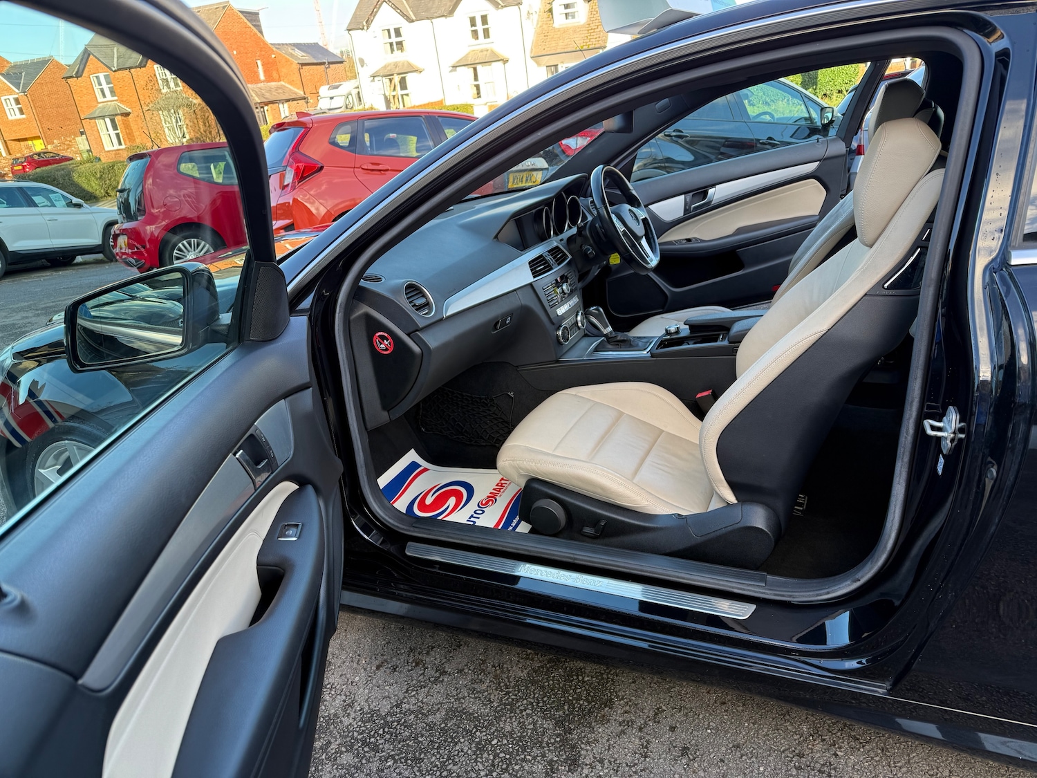 Used Mercedes-Benz C Class 2011 for sale - 77145229: Photo 9