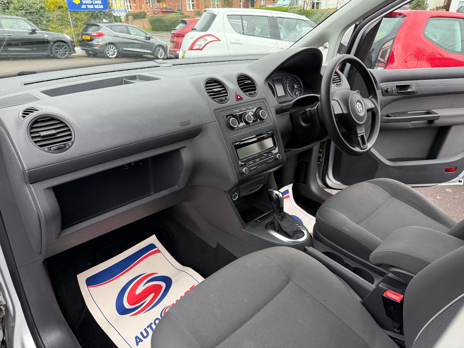 Used Volkswagen Caddy Maxi Life 2011 for sale - 78049876: Photo 12