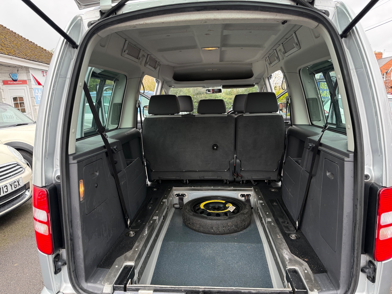 Used Volkswagen Caddy Maxi Life 2011 for sale - 78049876: Photo 17