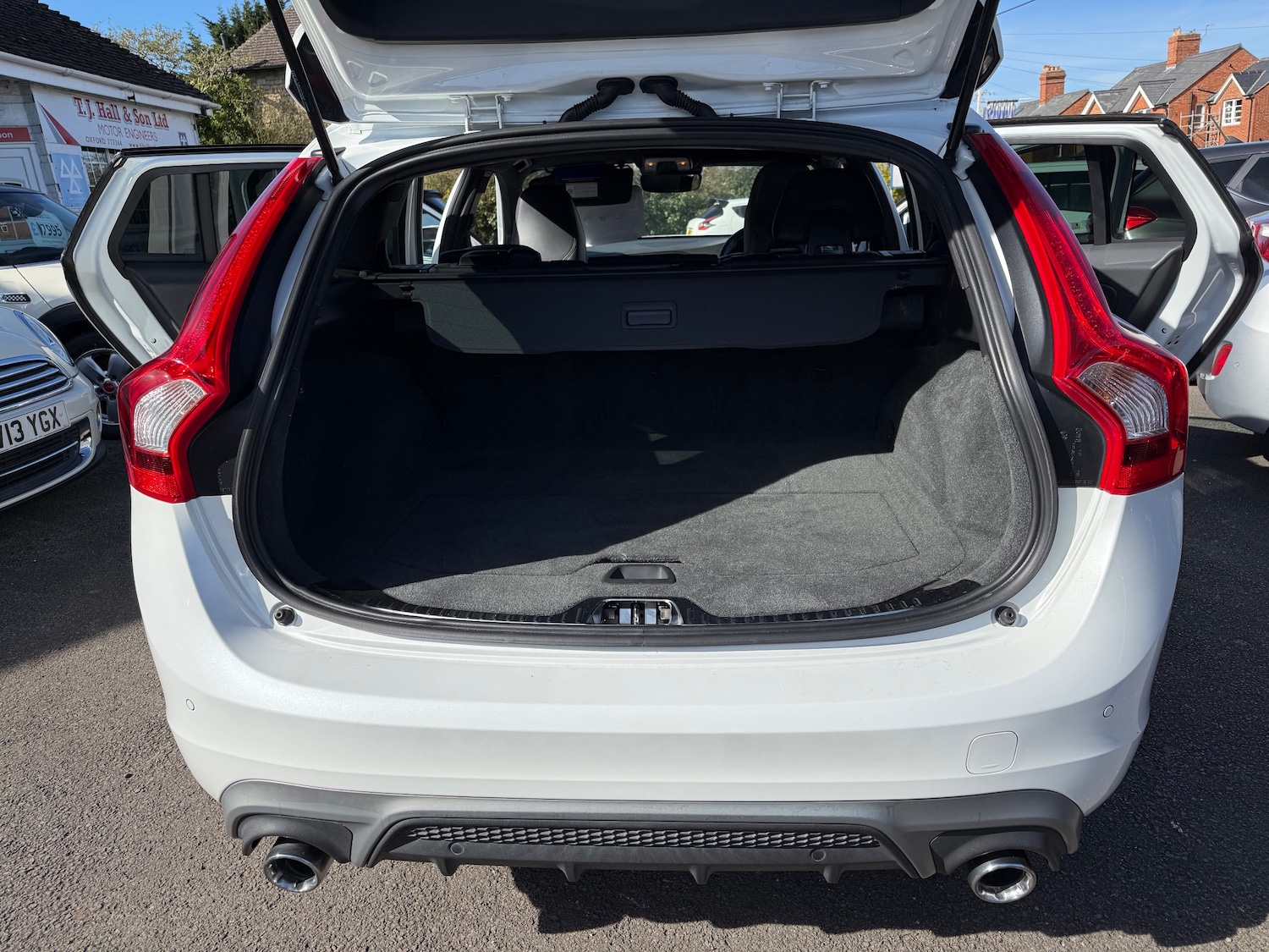 Used Volvo V60 2025 for sale - 77976107: Photo 10