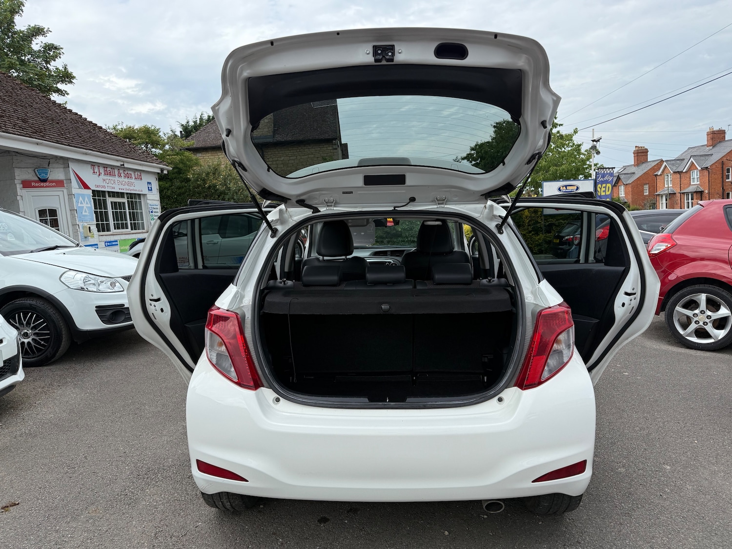 Used Toyota Yaris 2012 for sale - 77145203: Photo 13