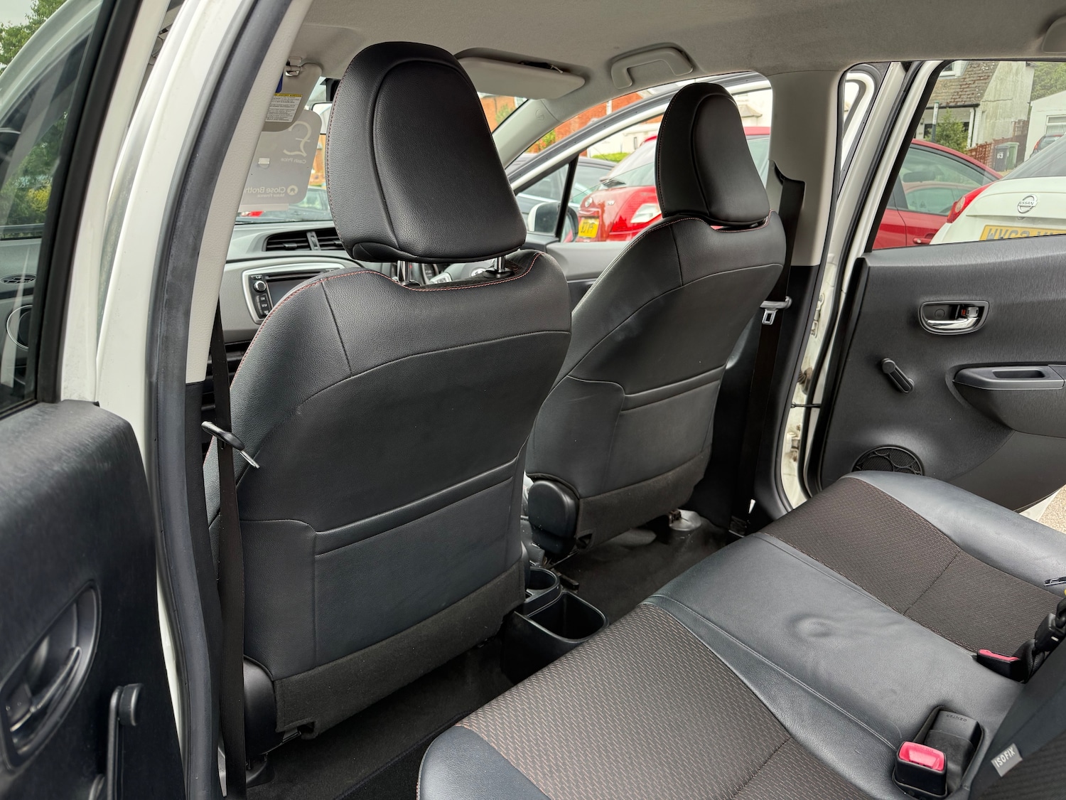 Used Toyota Yaris 2012 for sale - 77145203: Photo 17