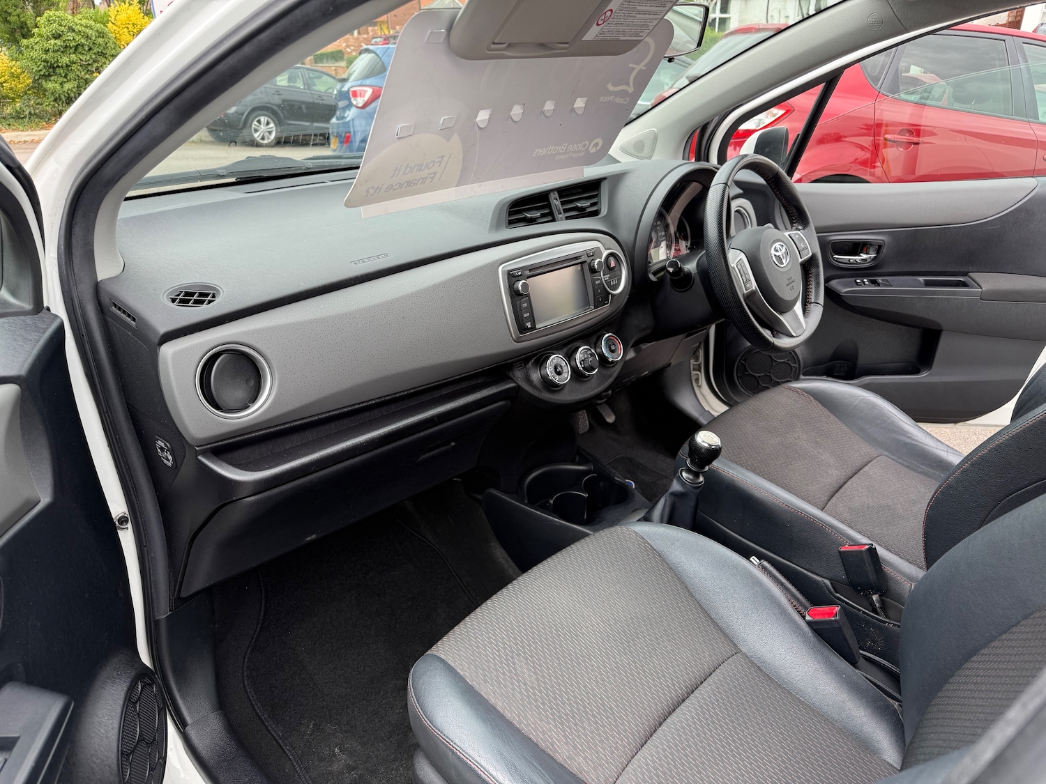 Used Toyota Yaris 2012 for sale - 77145203: Photo 5