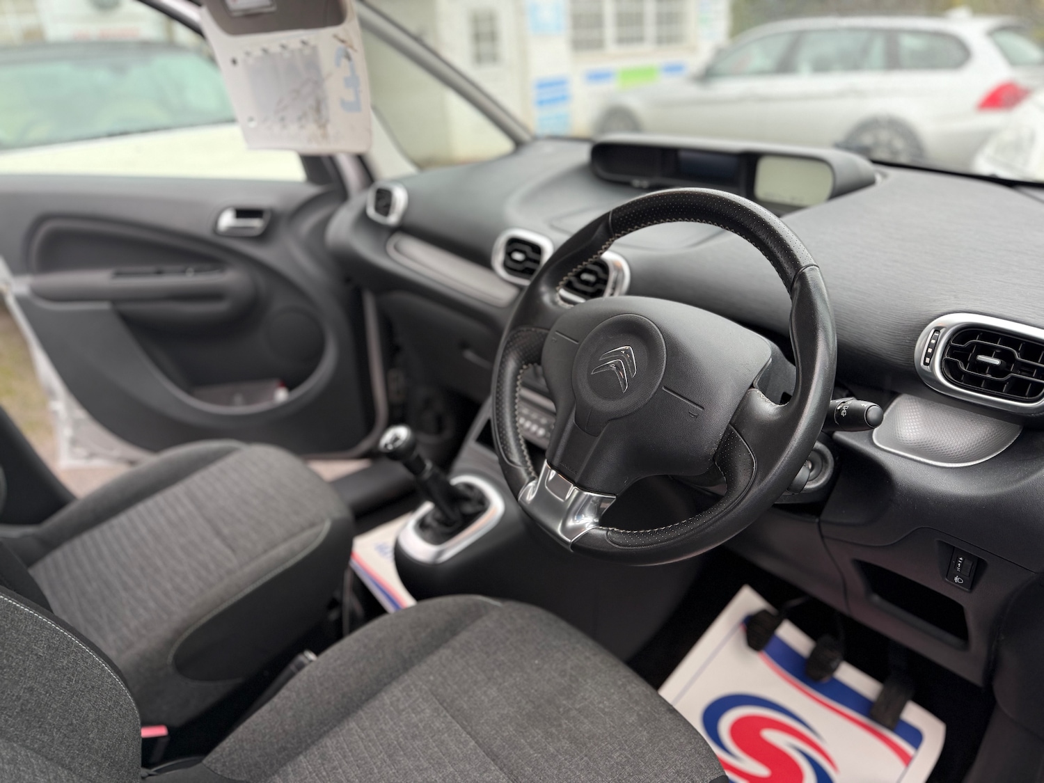 Used Citroen C3 Picasso 2016 for sale - 77501940: Photo 9