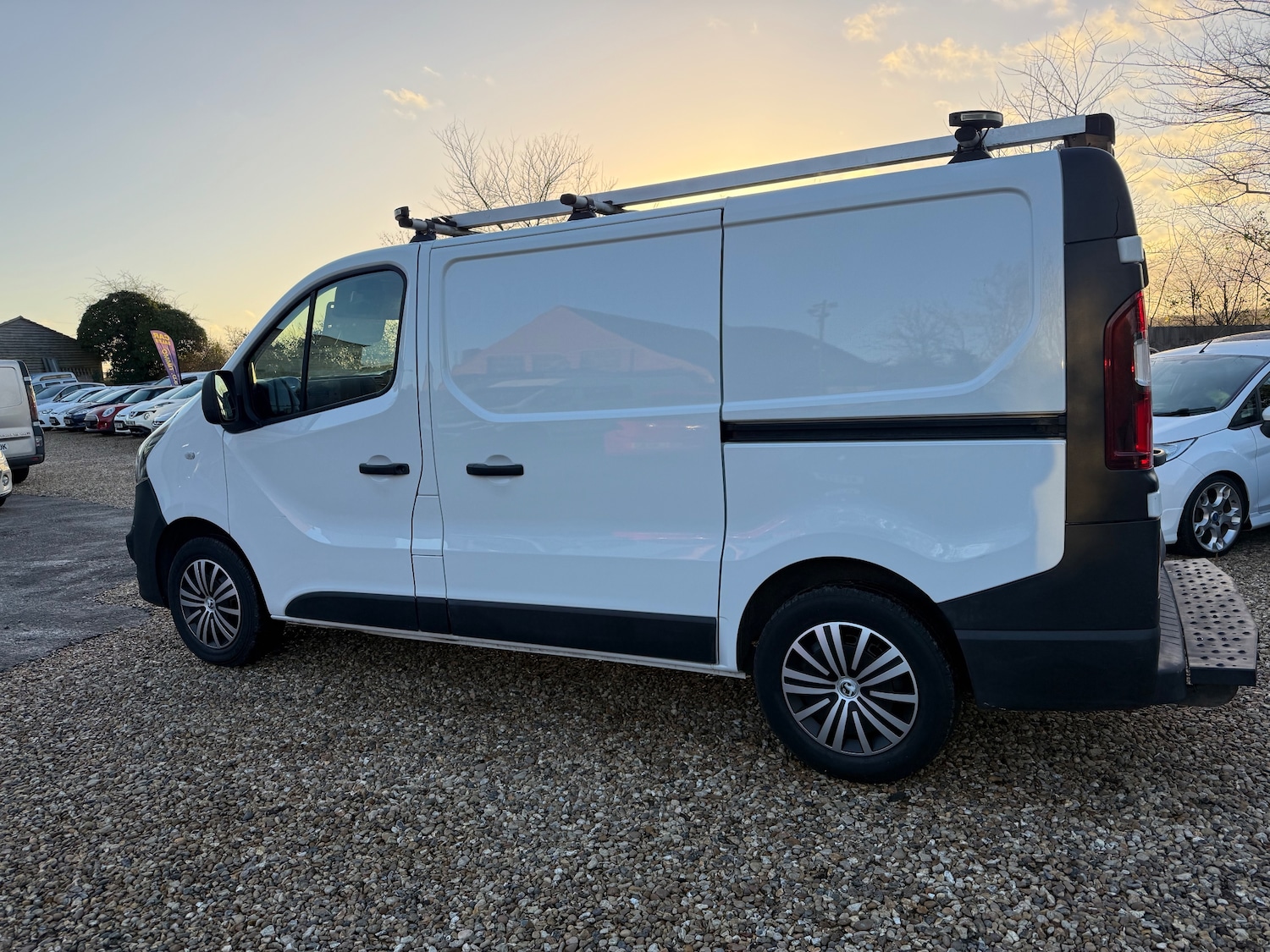 Used Vauxhall Vivaro 2018 for sale - 77145253: Photo 4