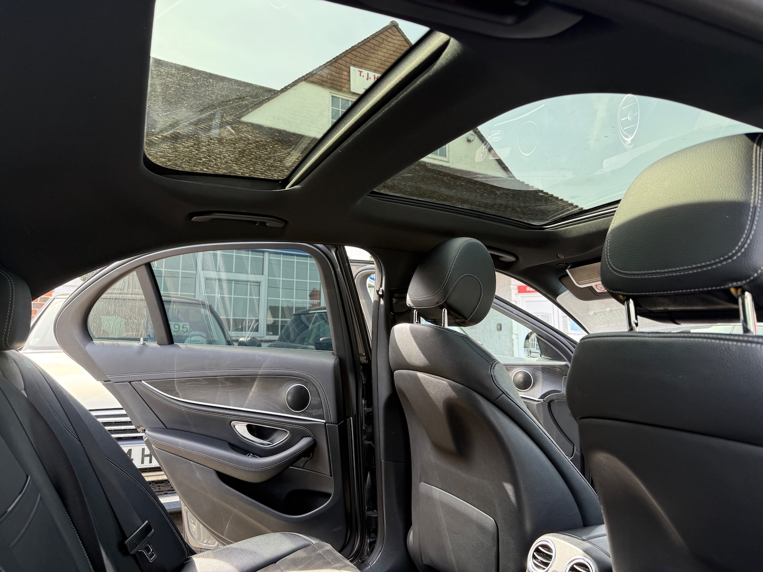 Used Mercedes-Benz E Class 2017 for sale - 78207031: Photo 30