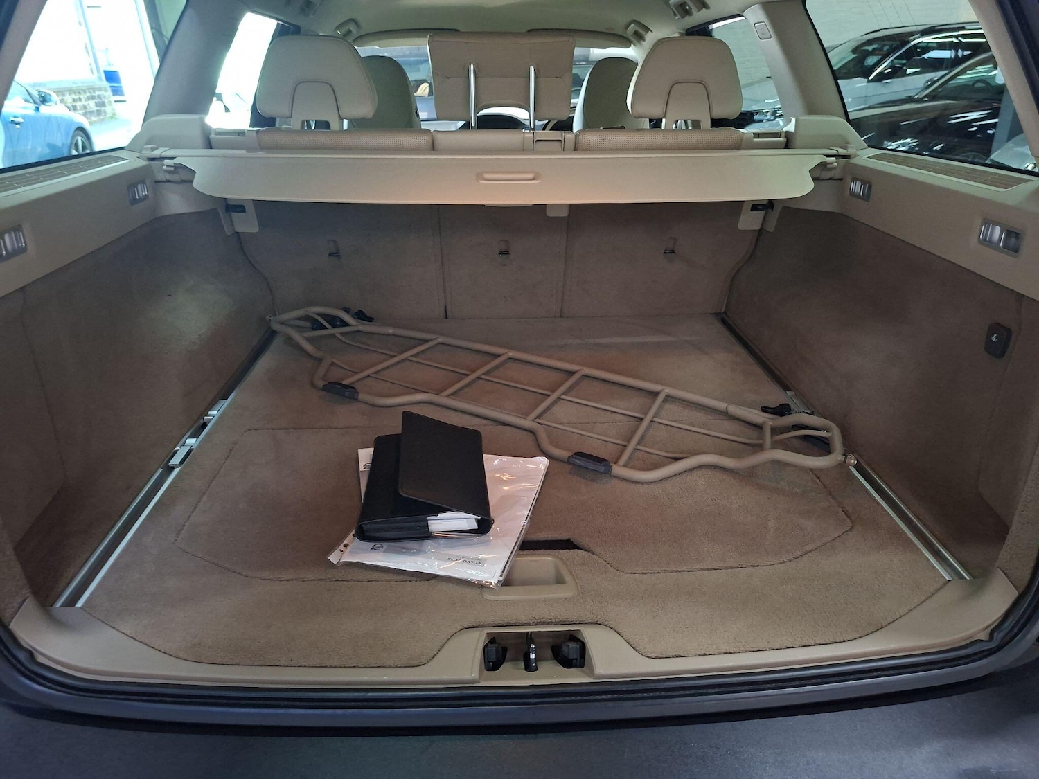 Used Volvo XC70 2011 for sale - 77942311: Photo 24