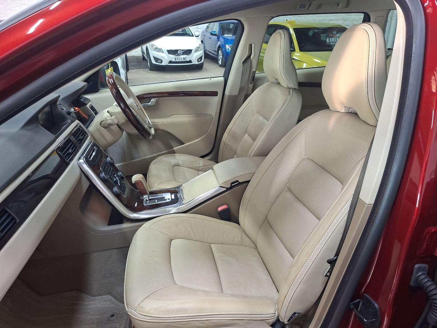 Used Volvo XC70 2011 for sale - 77942311: Photo 26