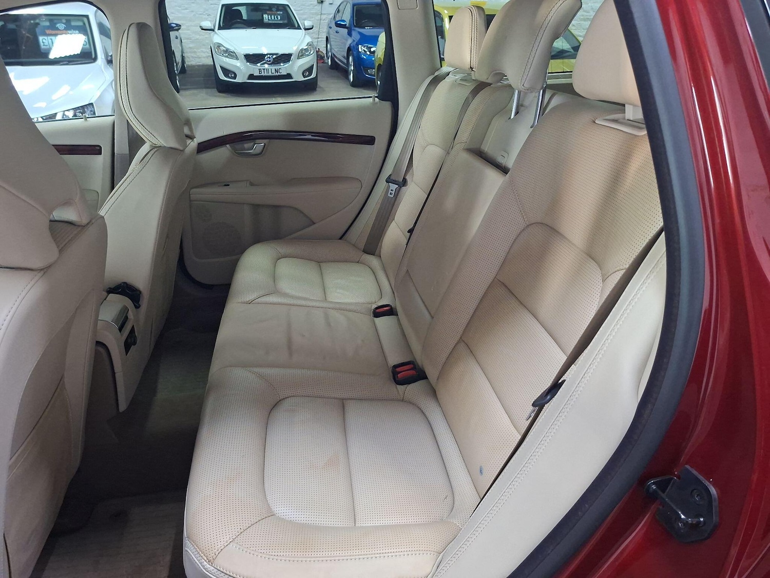 Used Volvo XC70 2011 for sale - 77942311: Photo 27