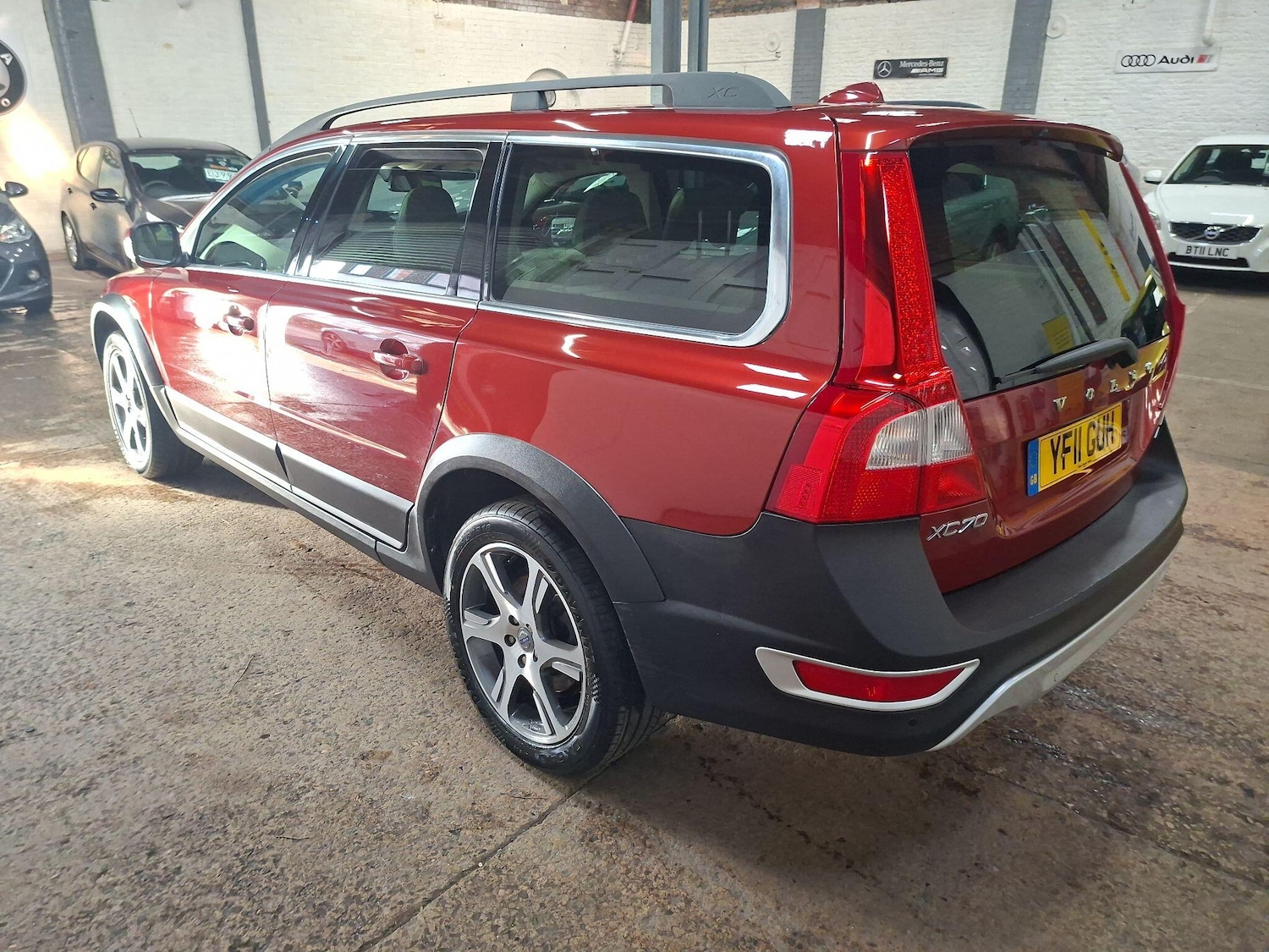 Used Volvo XC70 2011 for sale - 77942311: Photo 7