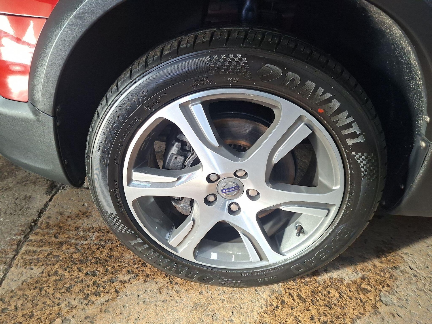 Used Volvo XC70 2011 for sale - 77942311: Photo 9