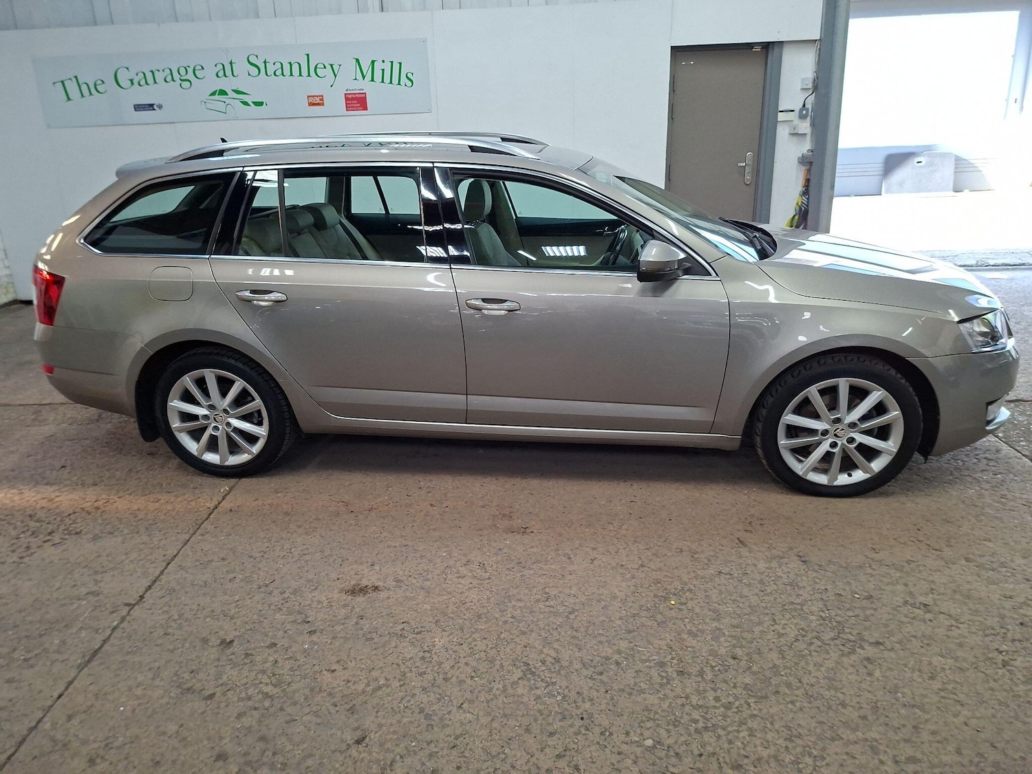 Used Skoda Octavia 2014 for sale - 77740194: Photo 4