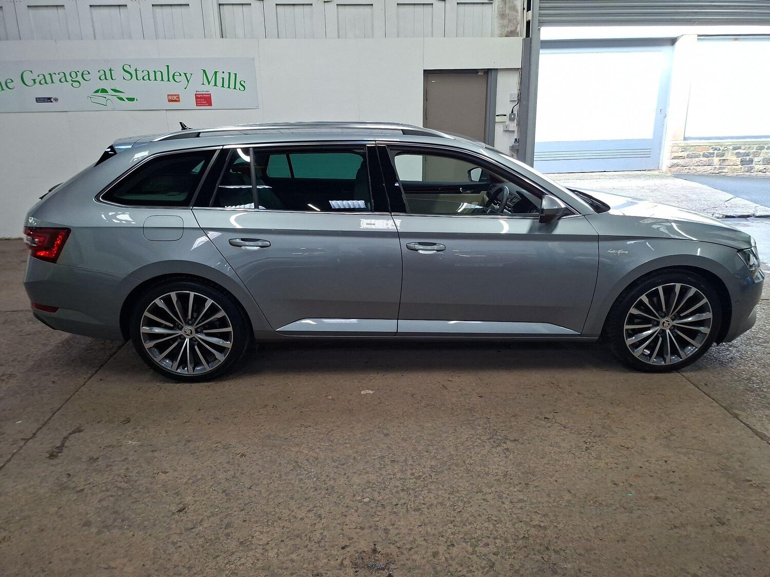 Used Skoda Superb 2018 for sale - 76563605: Photo 10