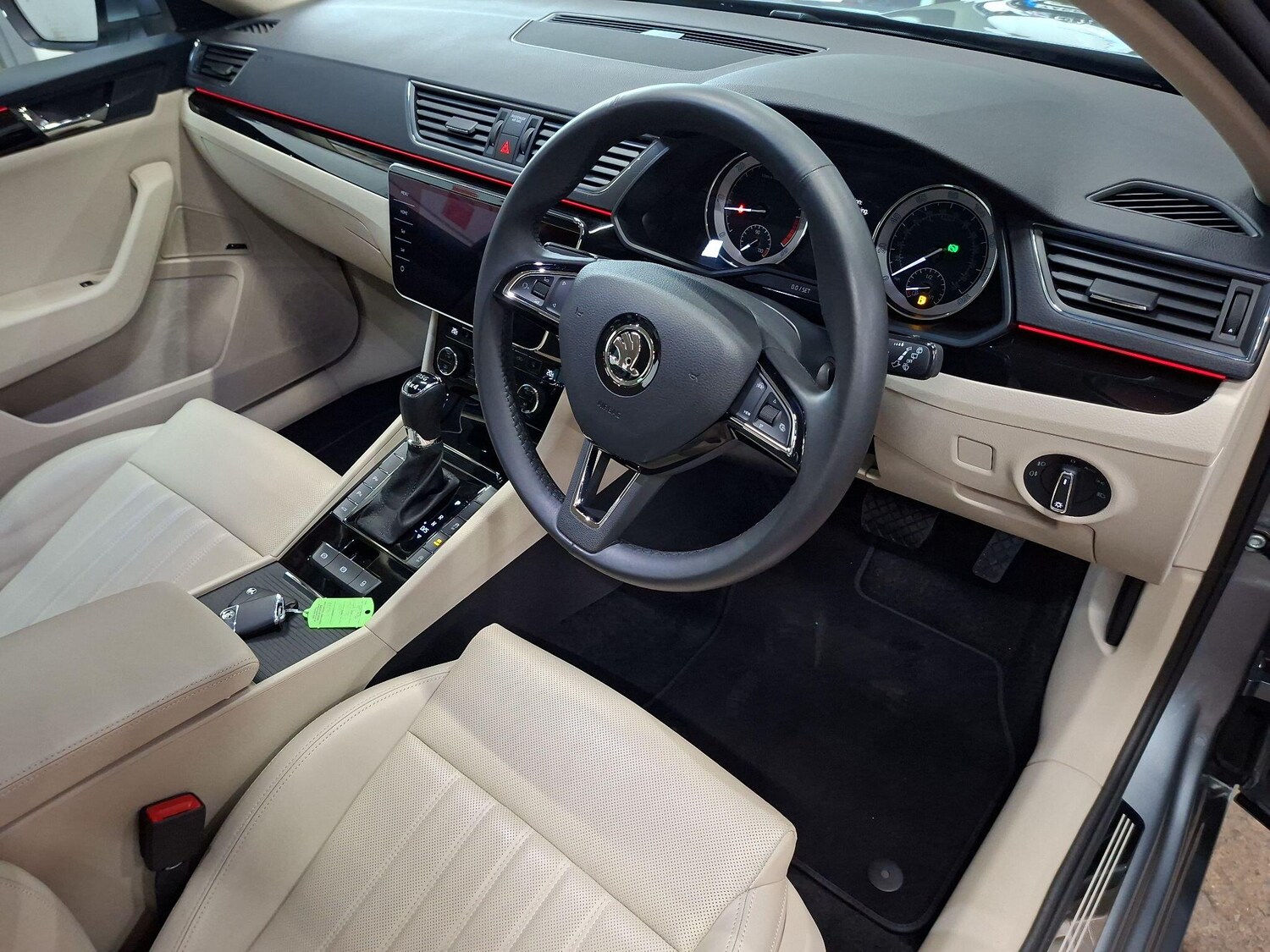 Used Skoda Superb 2018 for sale - 76563605: Photo 12