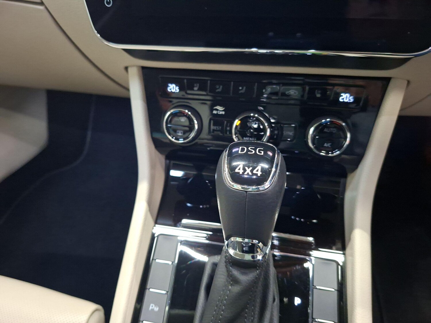 Used Skoda Superb 2018 for sale - 76563605: Photo 14