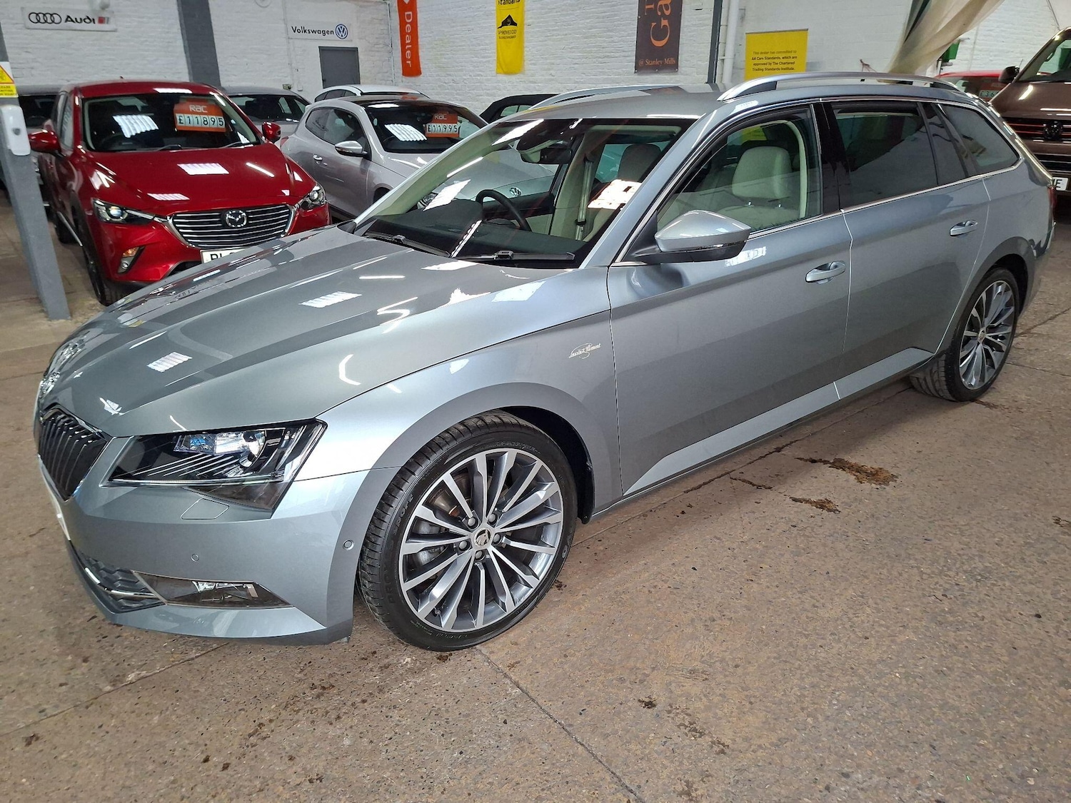 Used Skoda Superb 2018 for sale - 76563605: Photo 2