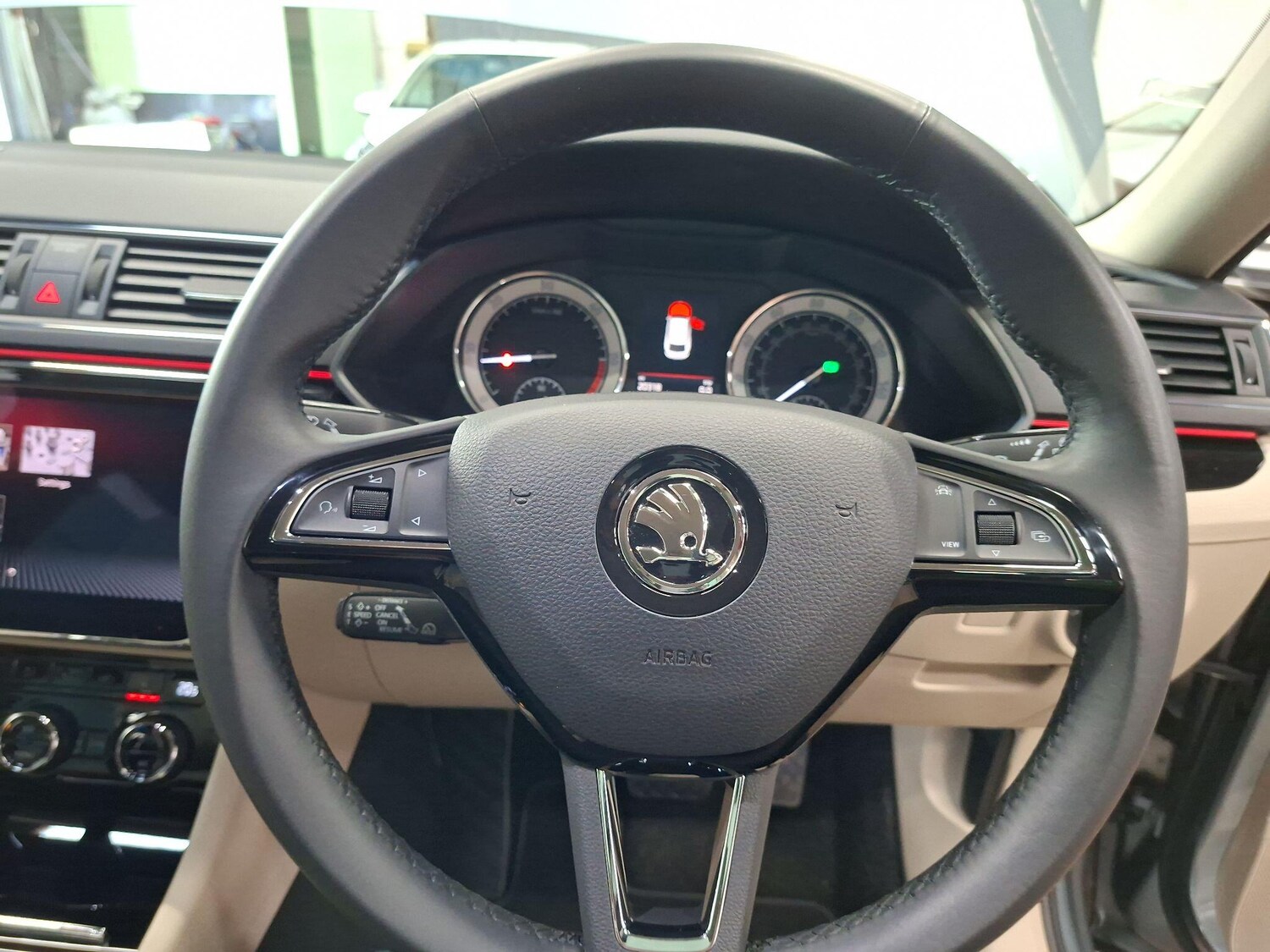 Used Skoda Superb 2018 for sale - 76563605: Photo 40