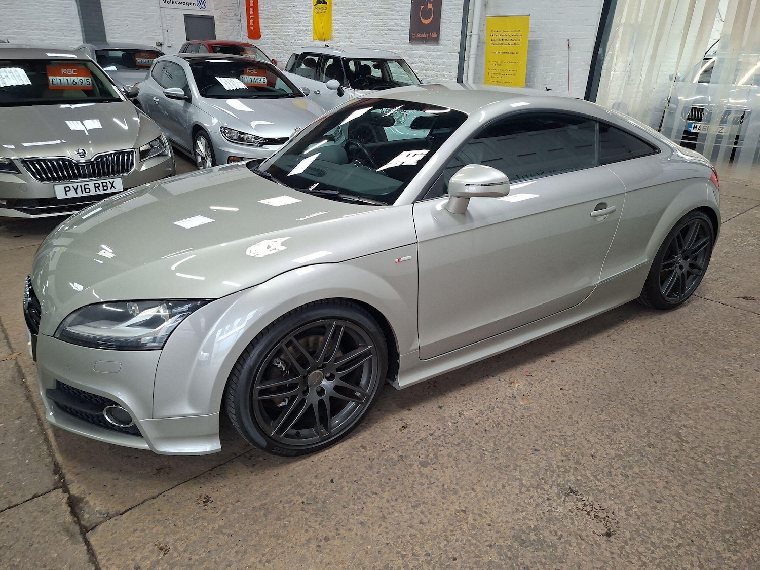 Used Audi TT 2010 for sale - 76635919: Photo 1