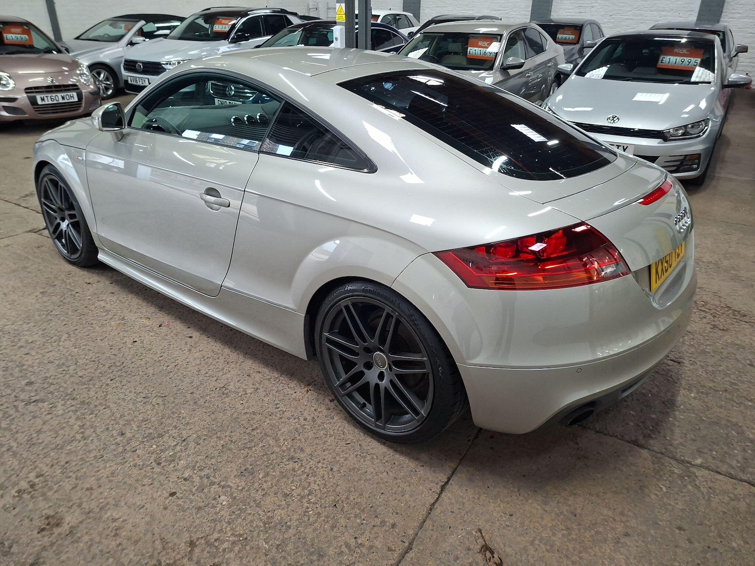 Used Audi TT 2010 for sale - 76635919: Photo 6