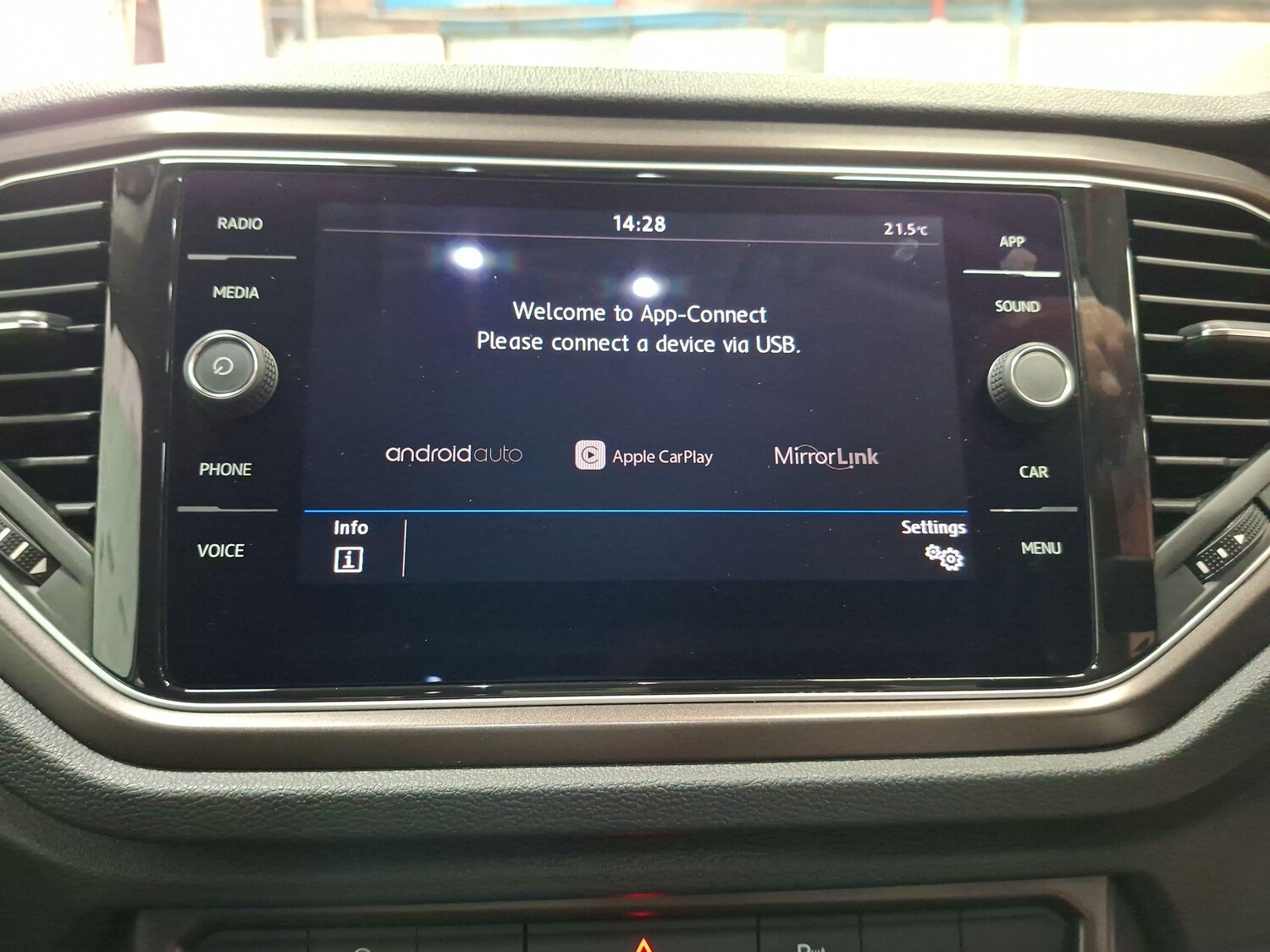 Used Volkswagen T-Roc 2018 for sale - 76563603: Photo 20