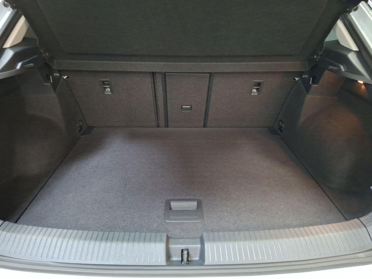 Used Volkswagen T-Roc 2018 for sale - 76563603: Photo 22