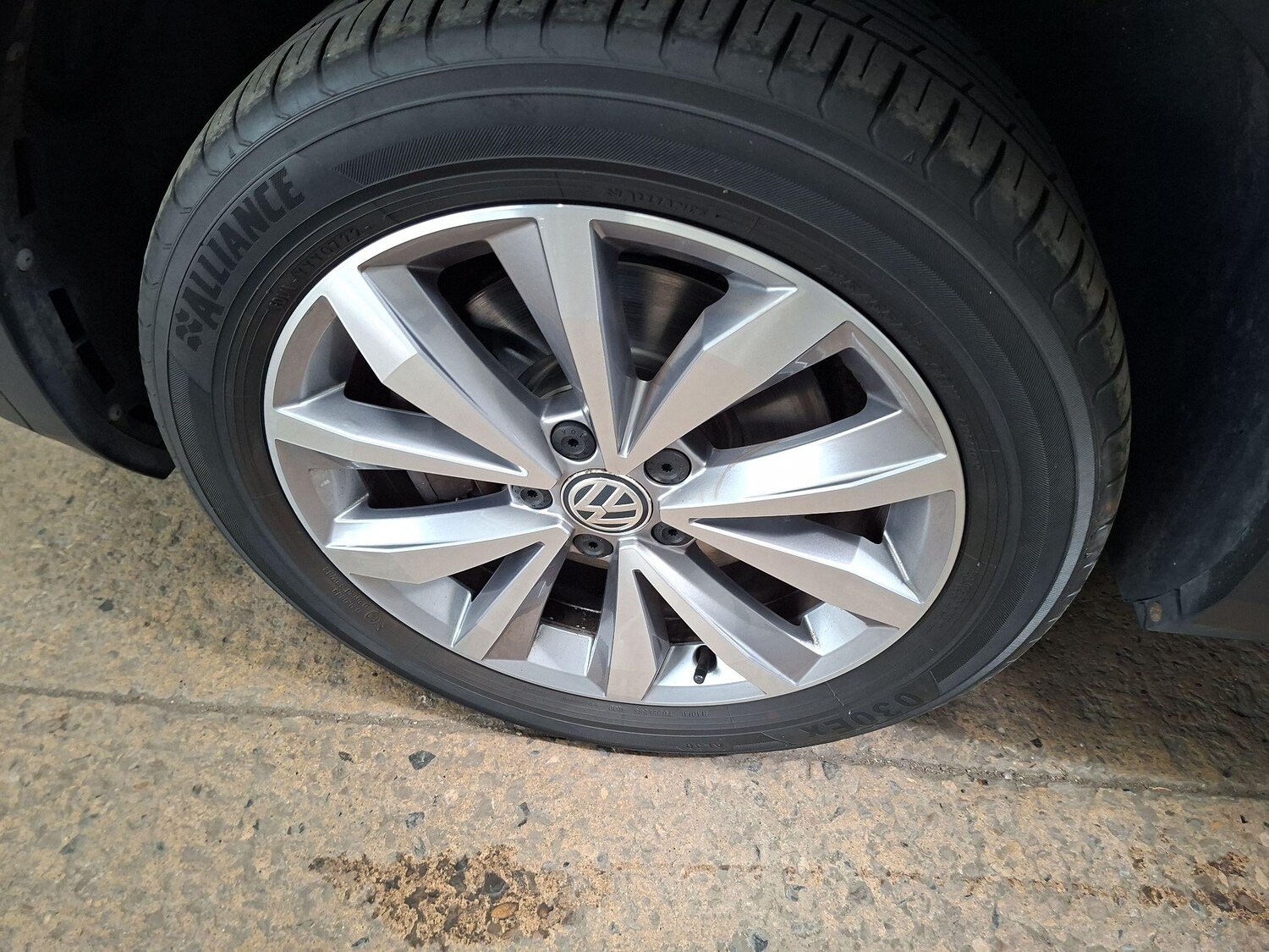 Used Volkswagen T-Roc 2018 for sale - 76563603: Photo 9