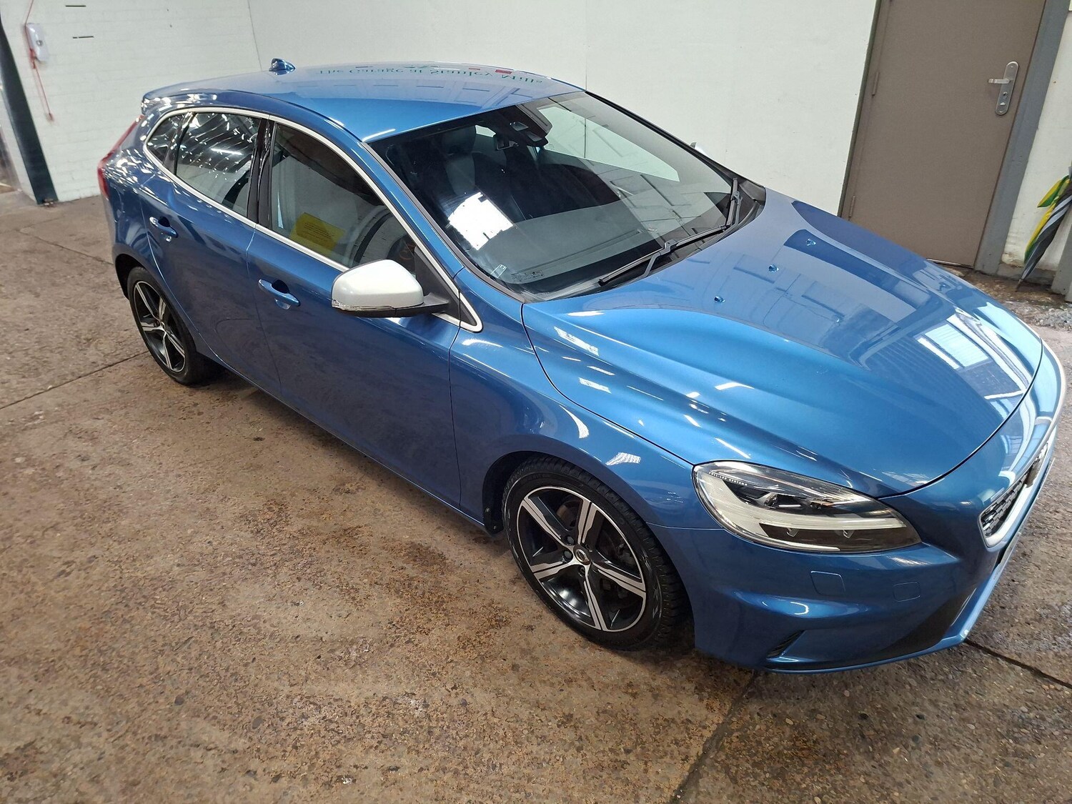 Used Volvo V40 2016 for sale - 77576538: Photo 10
