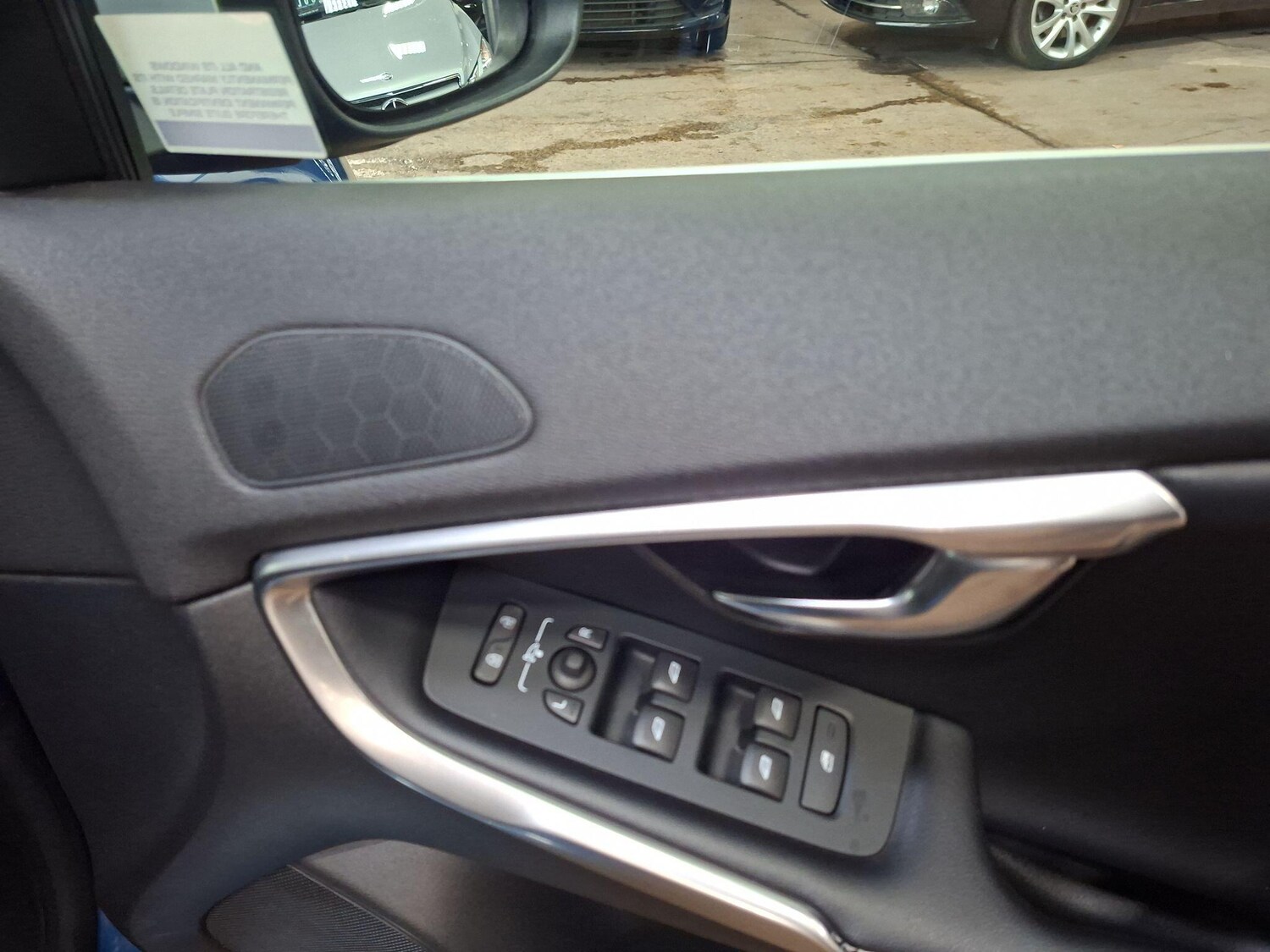 Used Volvo V40 2016 for sale - 77576538: Photo 14