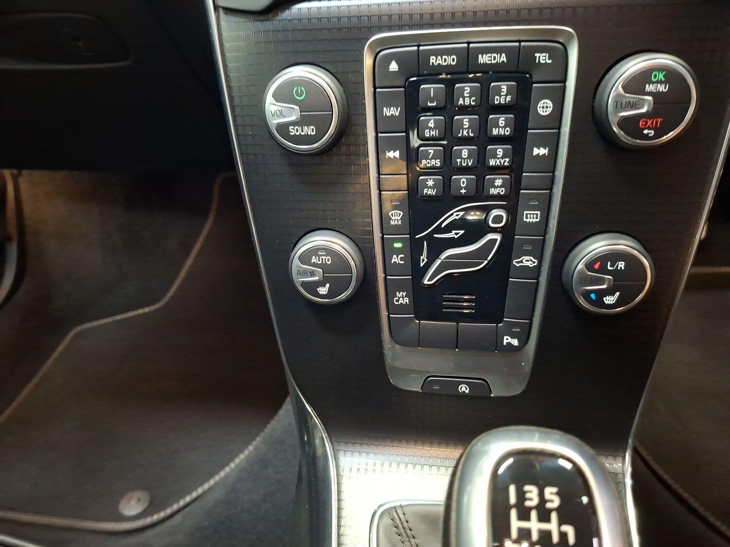 Used Volvo V40 2016 for sale - 77576538: Photo 15