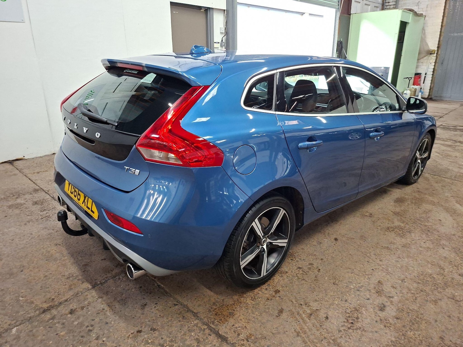 Used Volvo V40 2016 for sale - 77576538: Photo 5