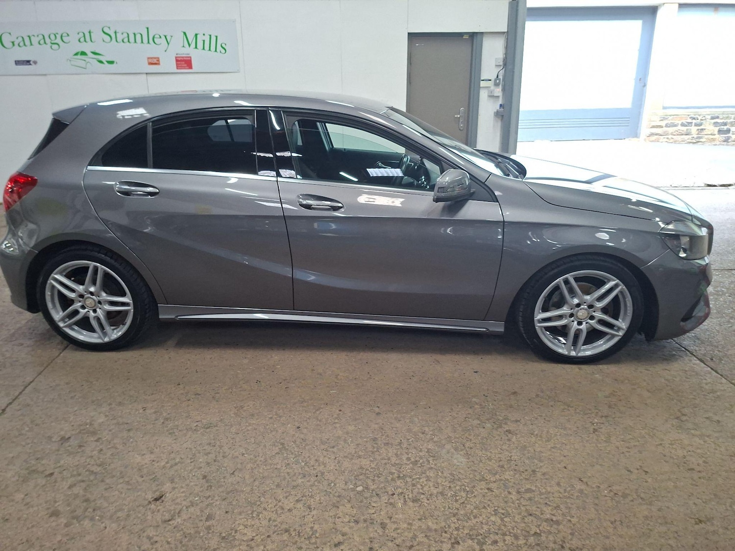 Used Mercedes-Benz A-Class 2016 for sale - 76563576: Photo 4