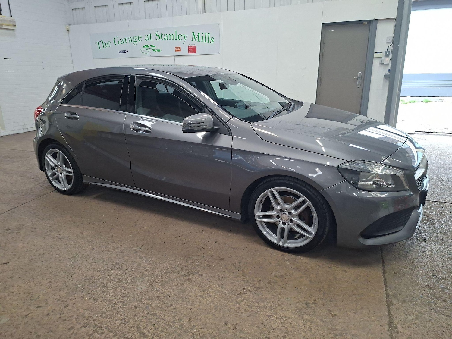 Used Mercedes-Benz A-Class 2016 for sale - 76563576: Photo 5