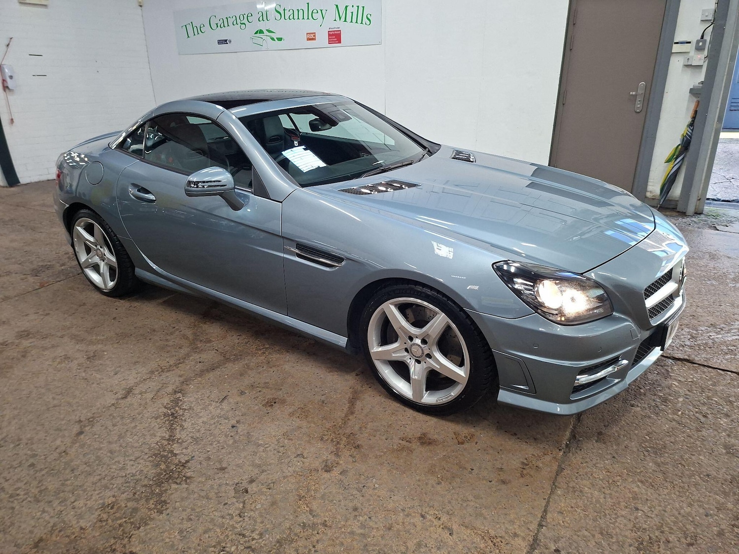 Used Mercedes-Benz SLK 2011 for sale - 77224107: Photo 4