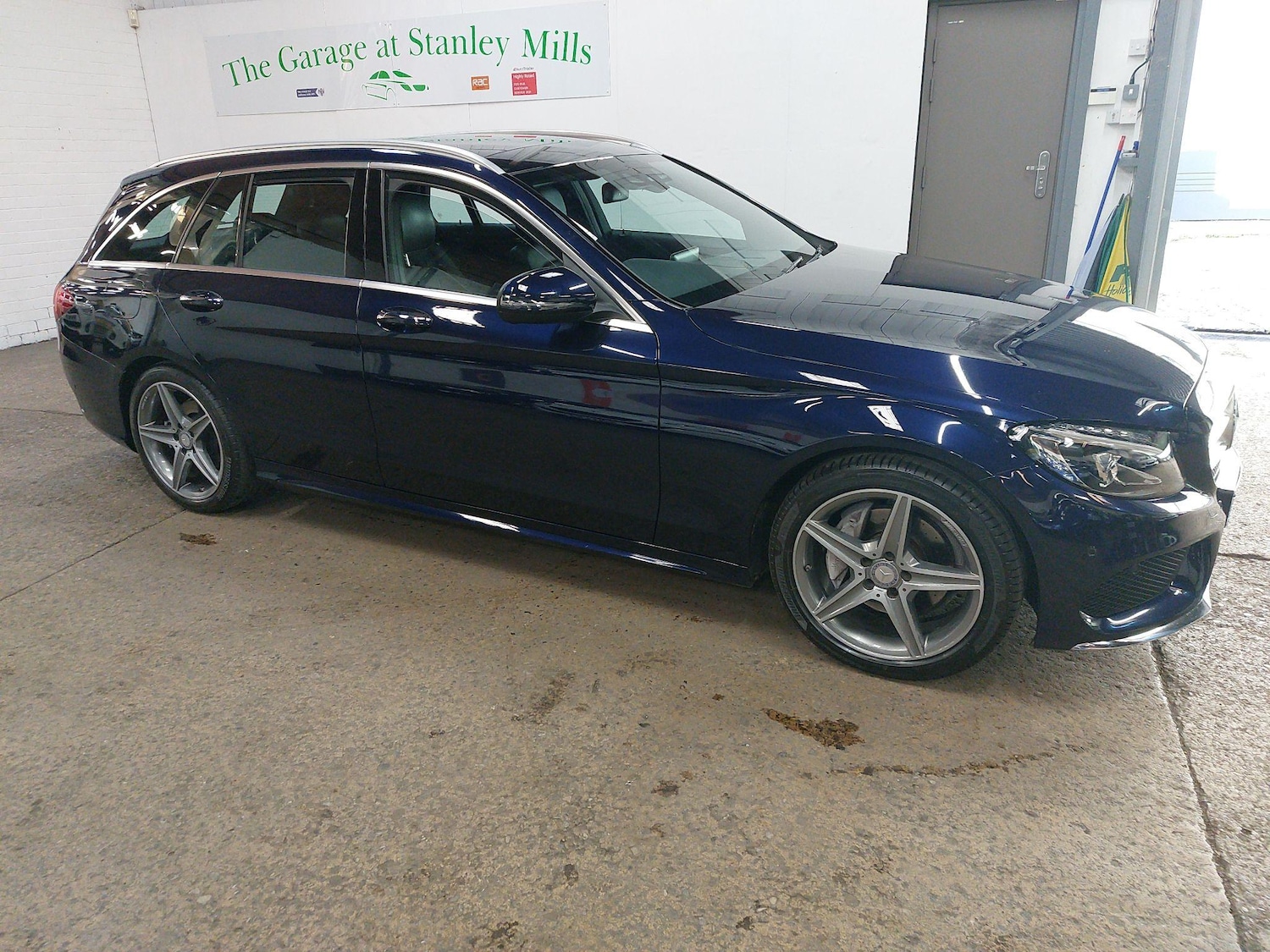 Used Mercedes-Benz C Class 2016 for sale - 76563606: Photo 4