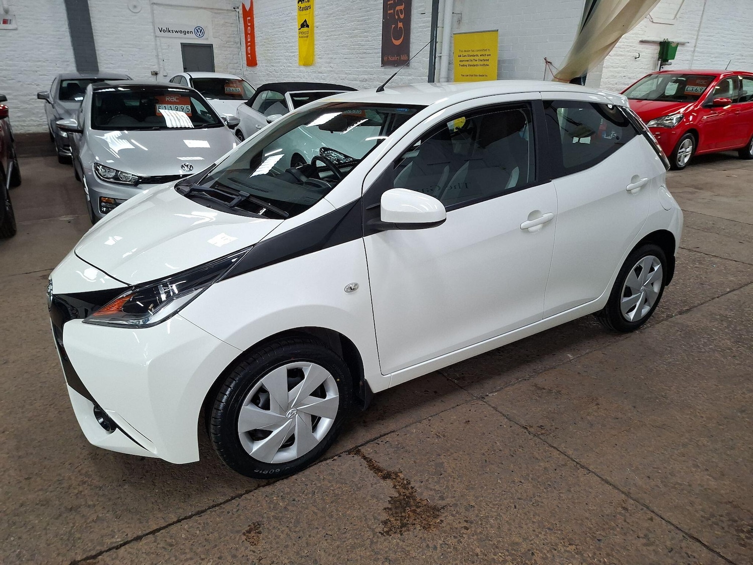 Used Toyota AYGO 2017 for sale - 76563601: Photo 1